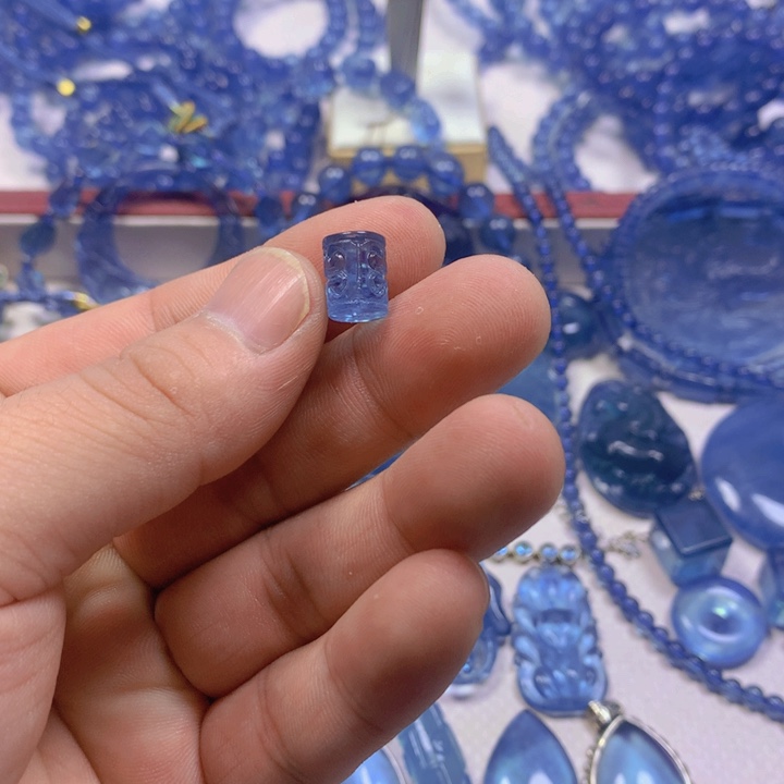 海蓝宝石颈饰未镶嵌沫*.