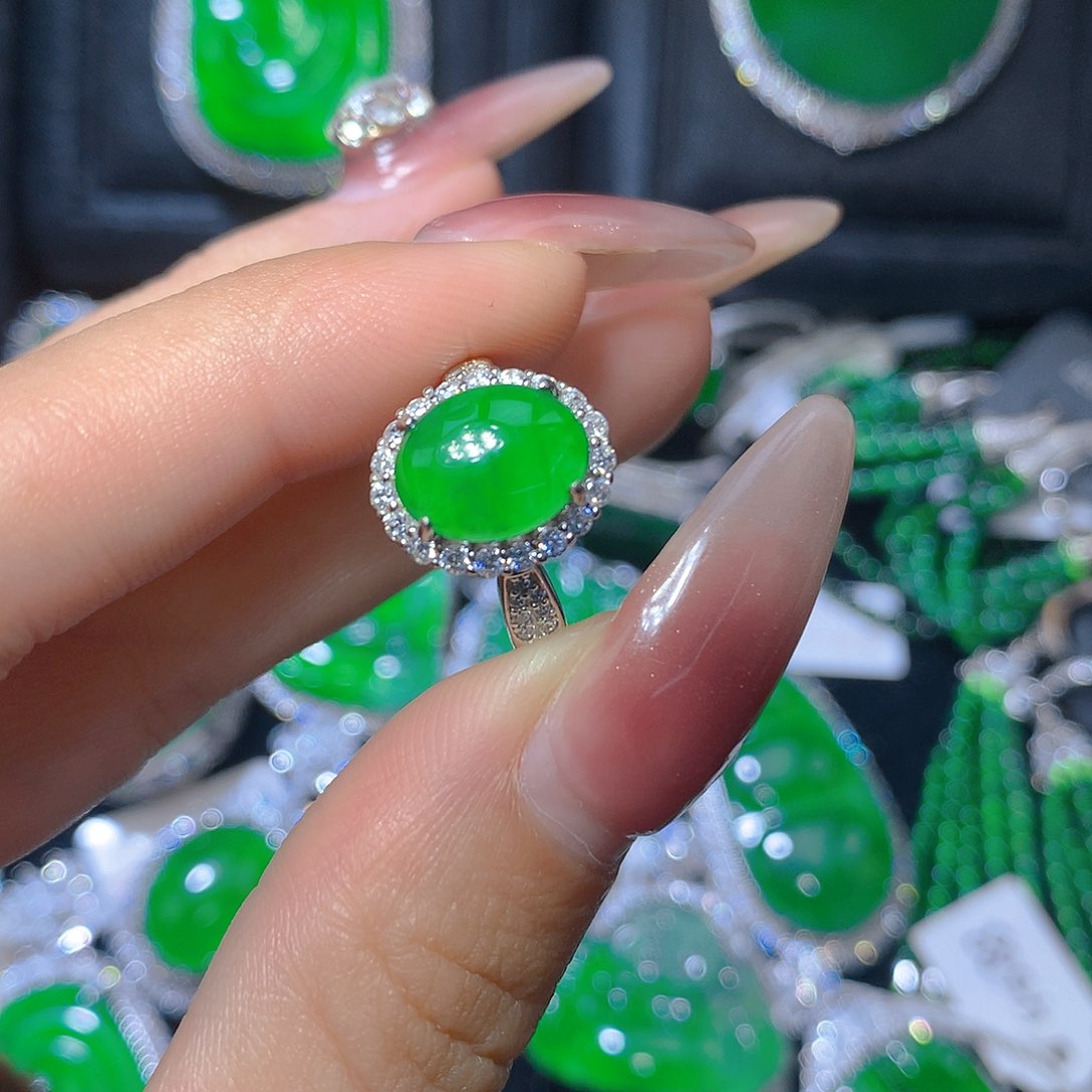 翡翠颈饰银S925镶嵌翡翠