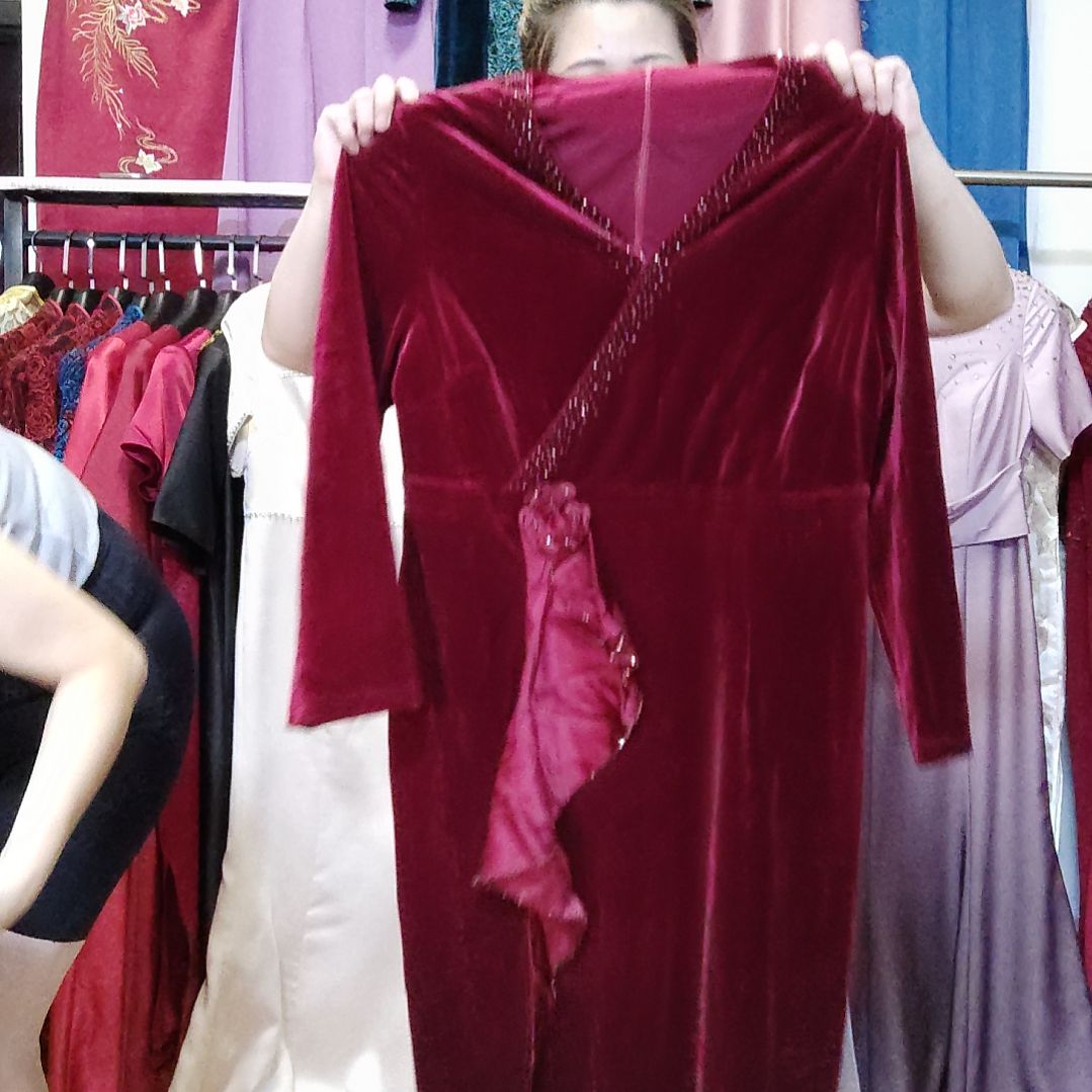 O***服酒红色金丝绒v领重工礼服连衣裙5xl