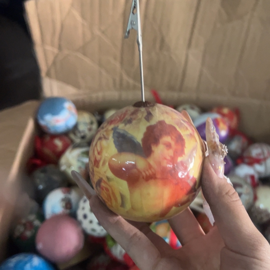 南***万卡纸圣诞纸盒里面塑料泡沫球不退换默认微瑕