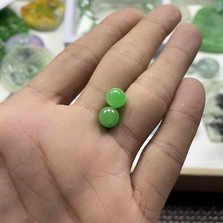 翡翠散珠卡8珠子一对发