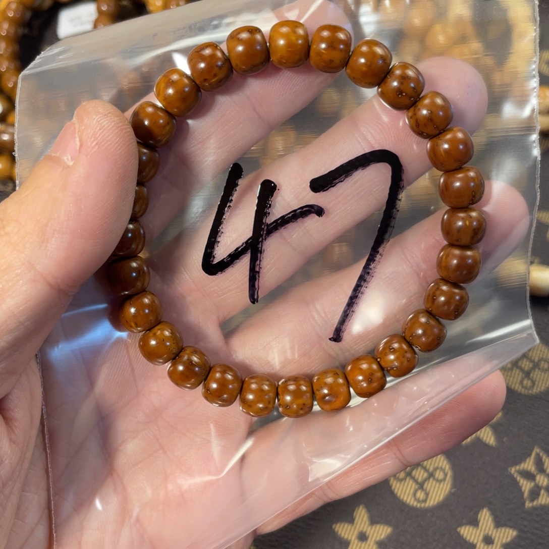 M***Z紫金鼠手串8.6实心老型47