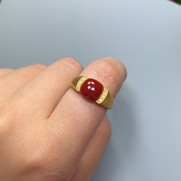 南红玛瑙锦红戒指18K金镶嵌