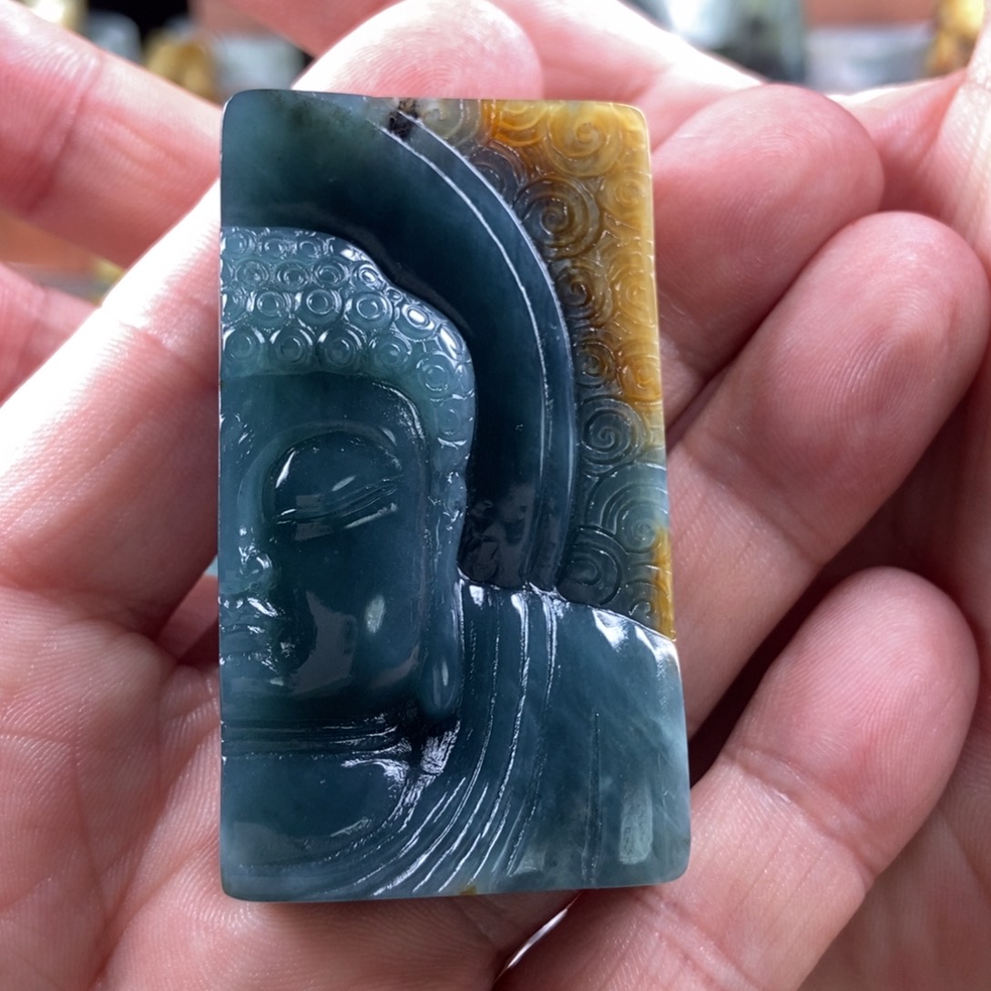 小***剧岫玉未镶嵌手把件
