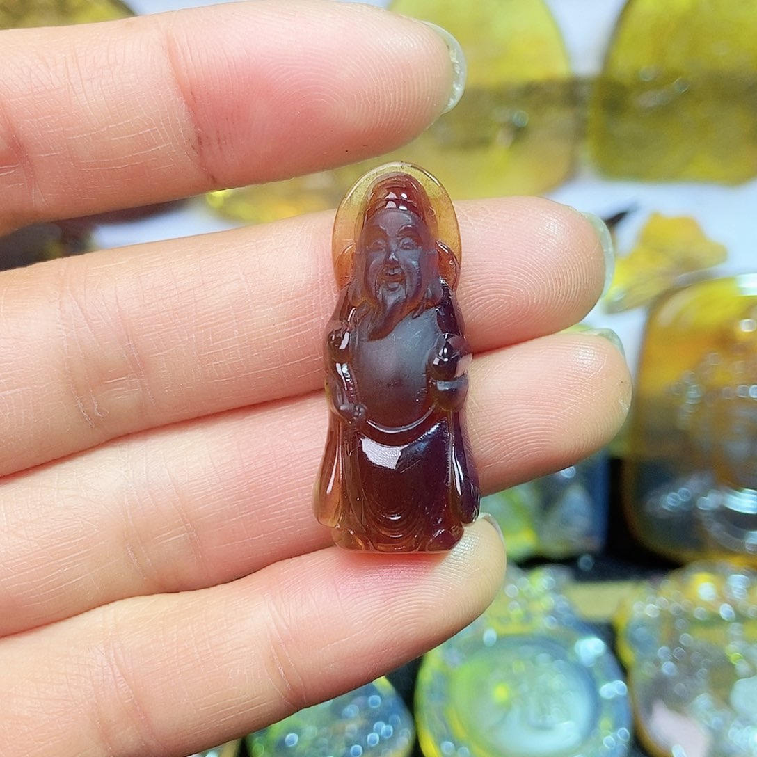 琥珀颈饰未镶嵌财神