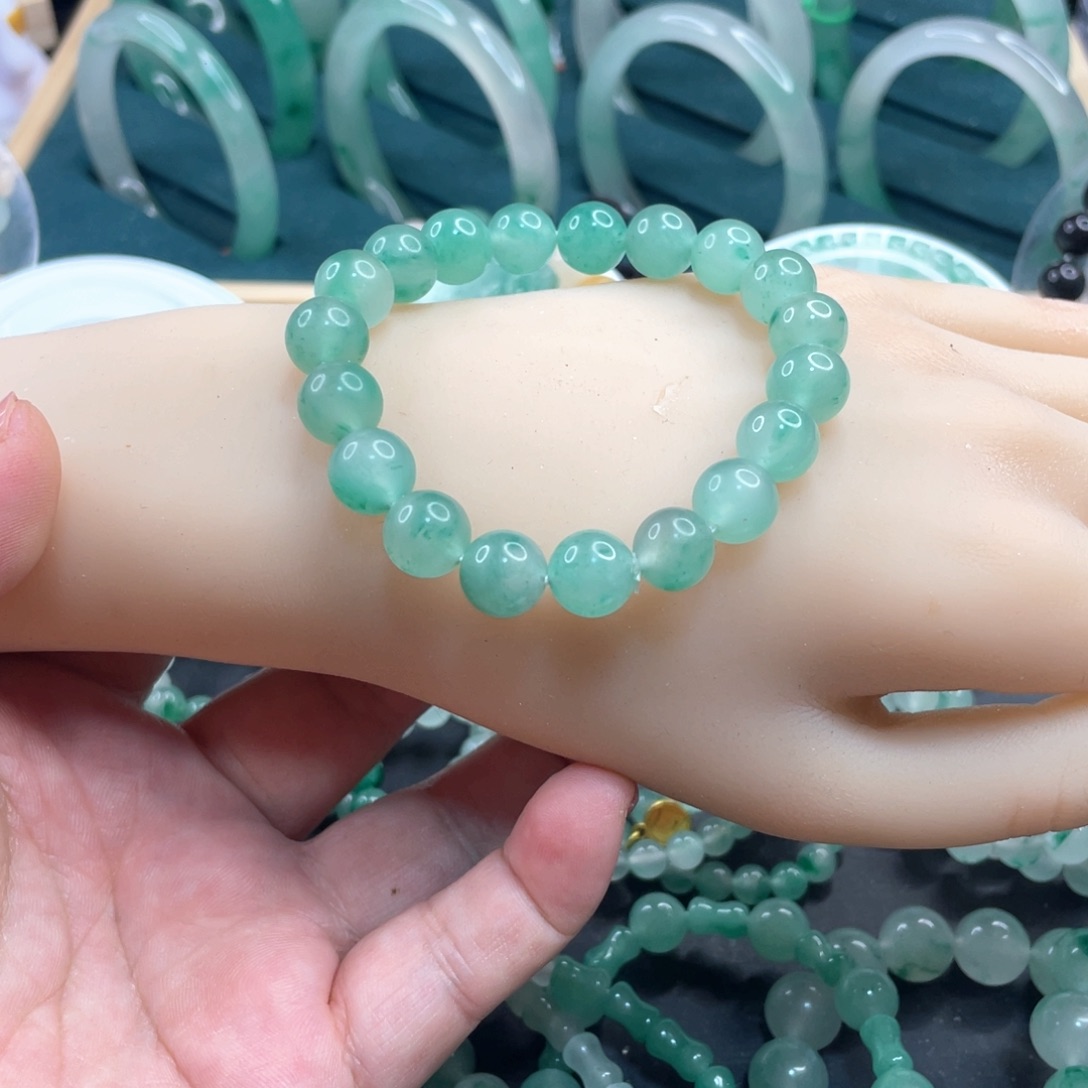 悠***下石英质玉未镶嵌手串