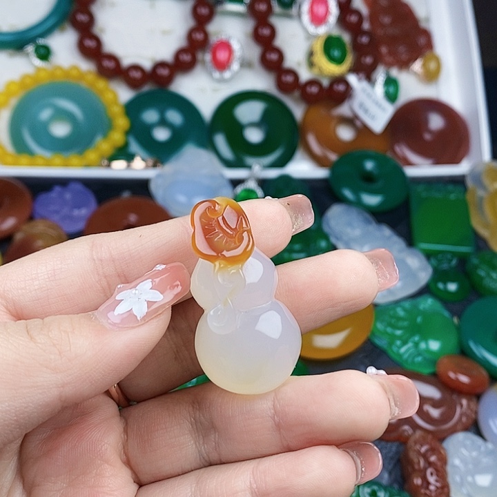 玛瑙/玉髓颈饰未镶嵌