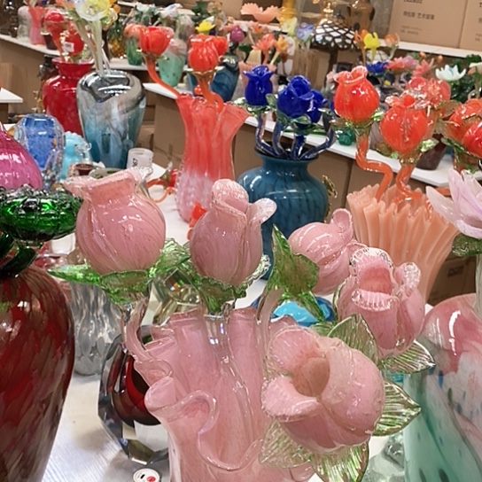 琉璃花瓶高45厘米宽9厘米