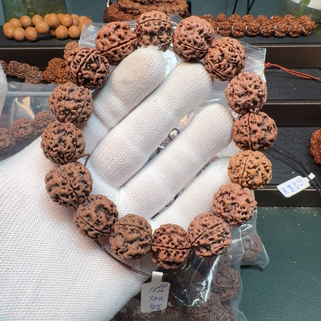 金刚菩提手串18四瓣多宝（不同树不同色）