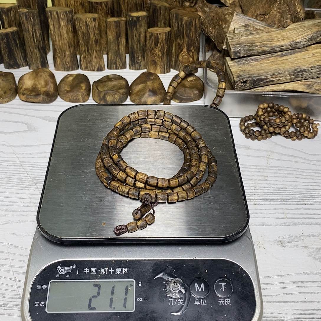 香榧木快***孩绿奇楠捅珠