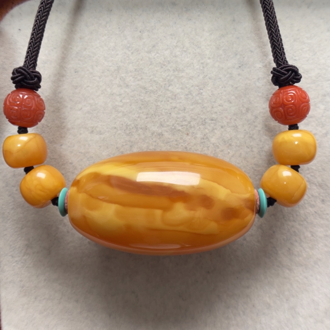 蜜蜡未镶嵌项链锁骨