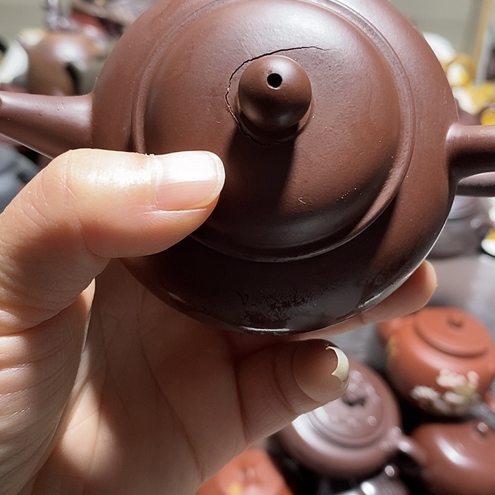紫砂茶壶盖裂微瑕