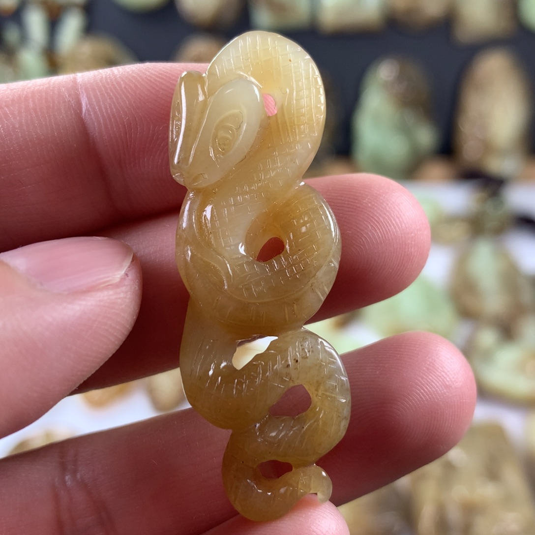 和田玉颈饰未镶嵌