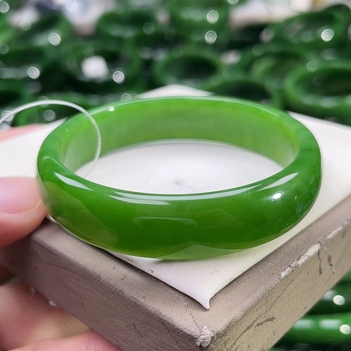 未镶嵌手镯和田玉（碧玉）