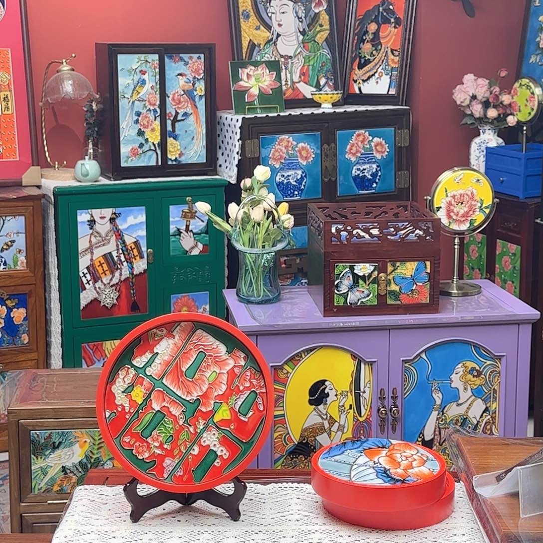 梦***魇瓷片红色中号圆盘