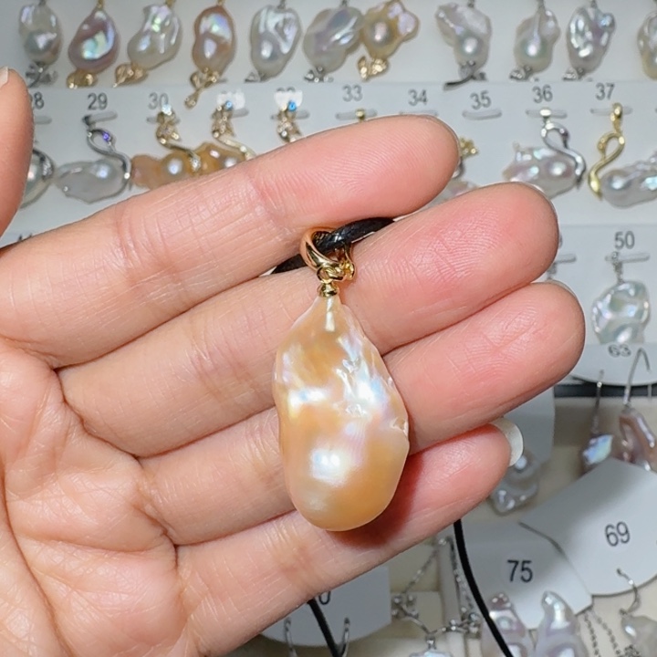 颈饰未镶嵌淡水珍珠