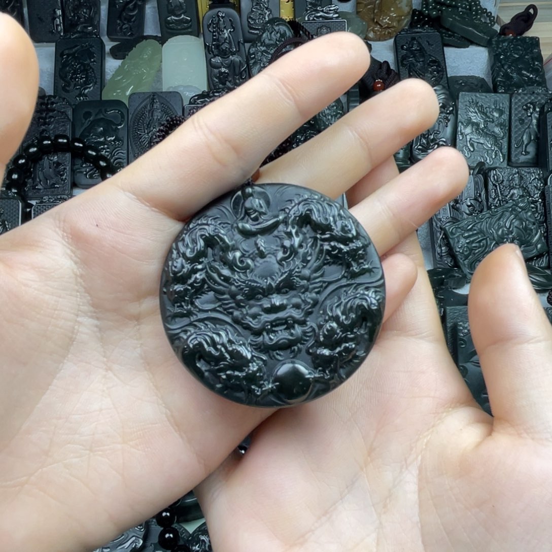 颈饰未镶嵌和田玉敏*