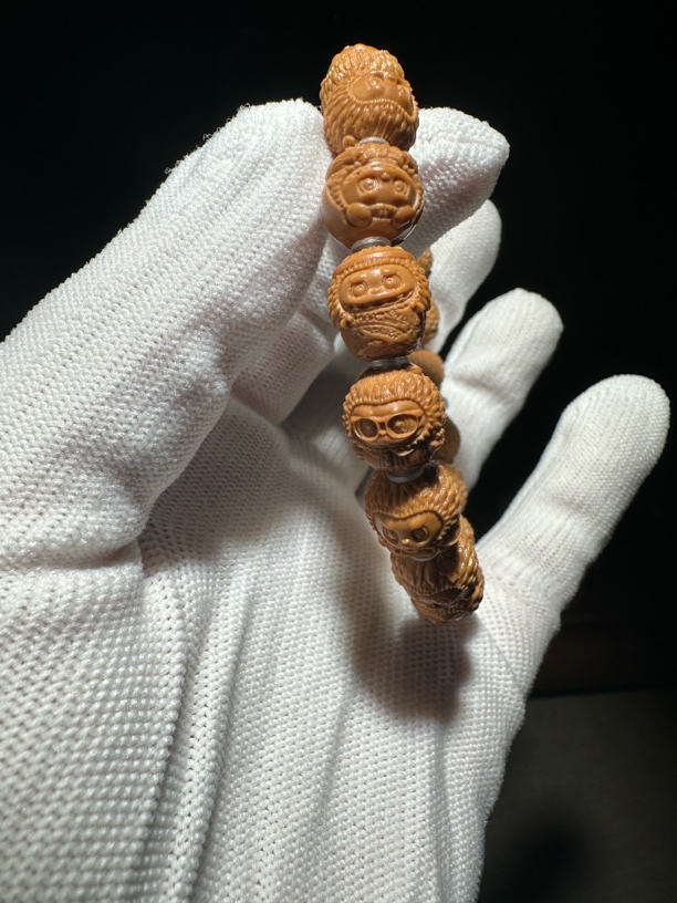 精工整身立雕拉布布男女手串