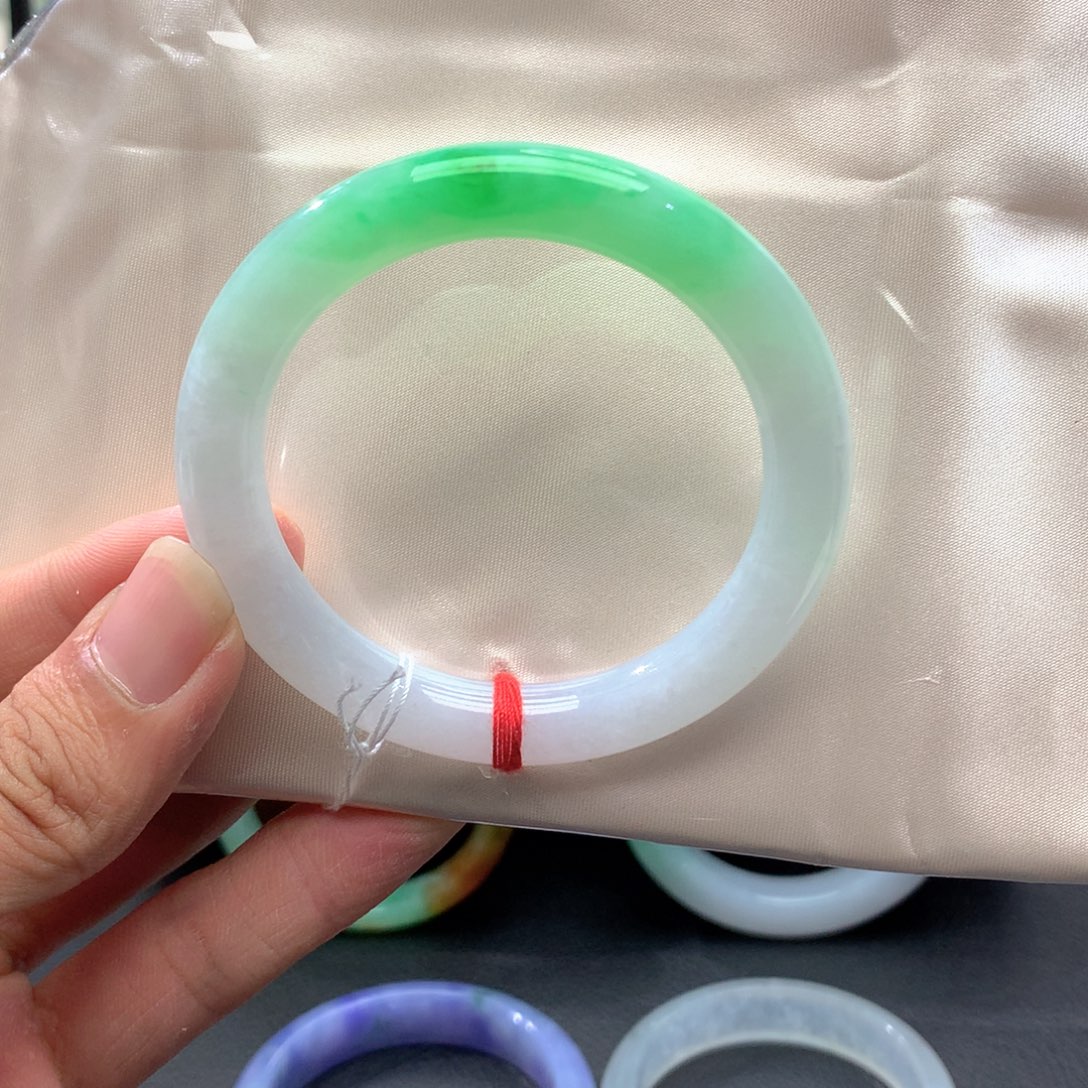 翡翠未镶嵌手镯圆条52