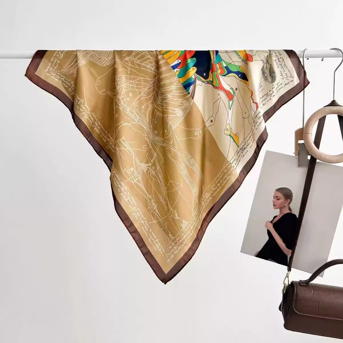 【彩虹飞马】25年新款百搭气质缎面围巾方巾优雅气质70方巾