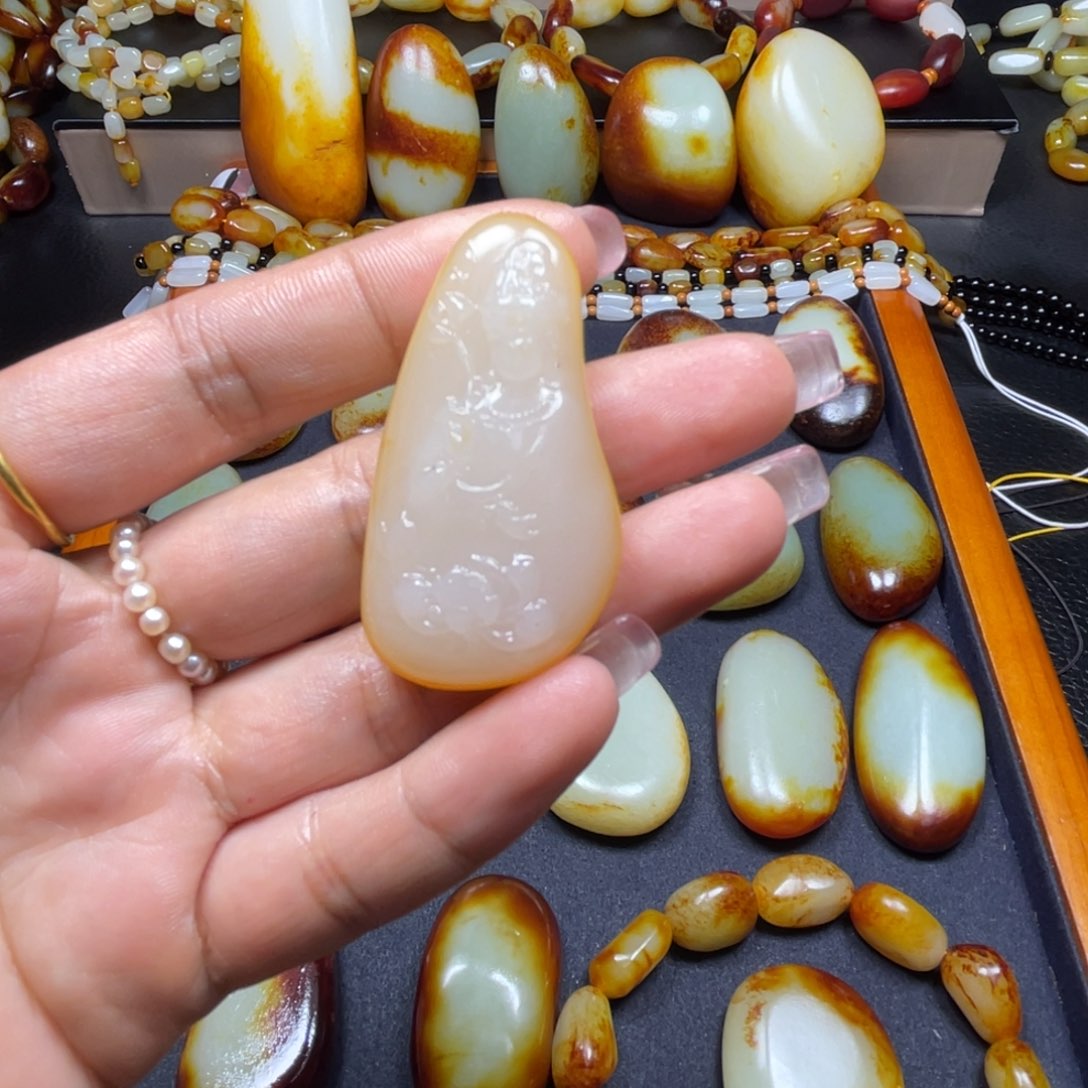 颈饰未镶嵌和田玉曙****夜