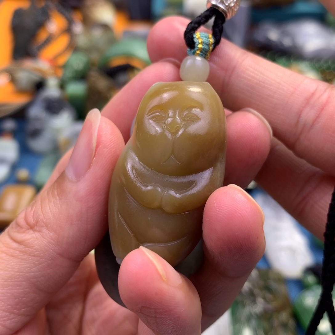 和田玉颈饰未镶嵌