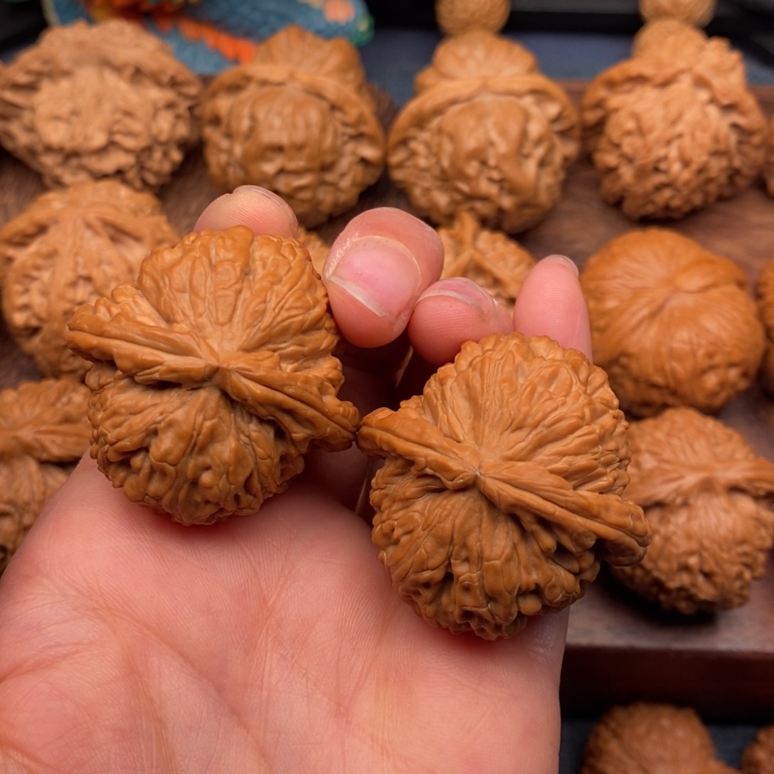 文玩核桃把件38全品原桩球白