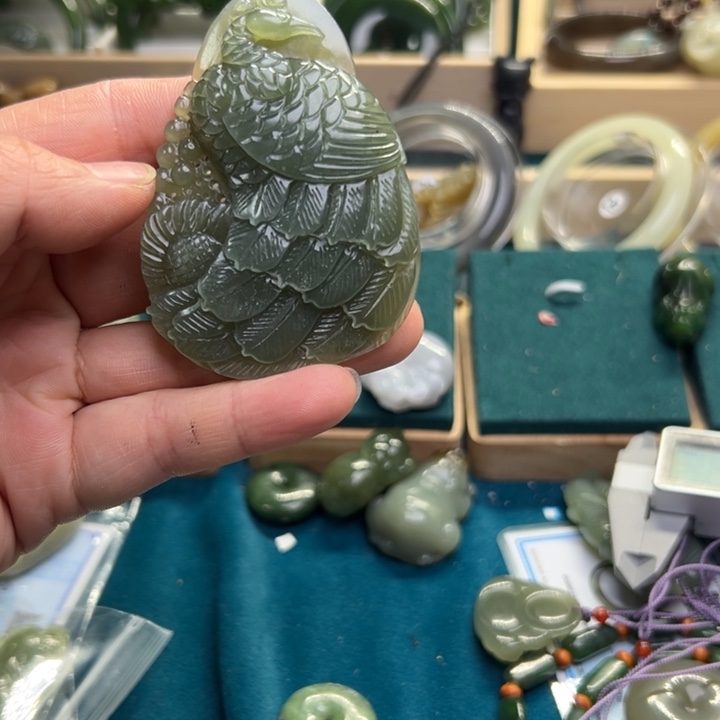 和田玉颈饰未镶嵌2****?孔雀