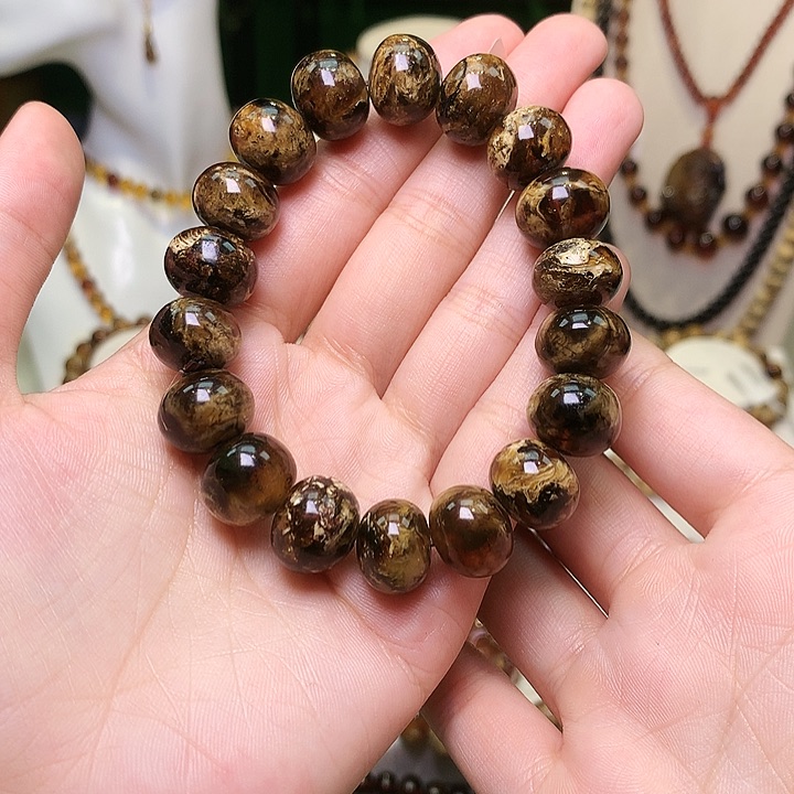 琥珀裸石未镶嵌亲*抚顺琥珀