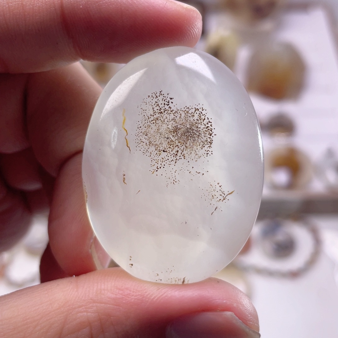 玛瑙/玉髓未镶嵌珠宝奇石