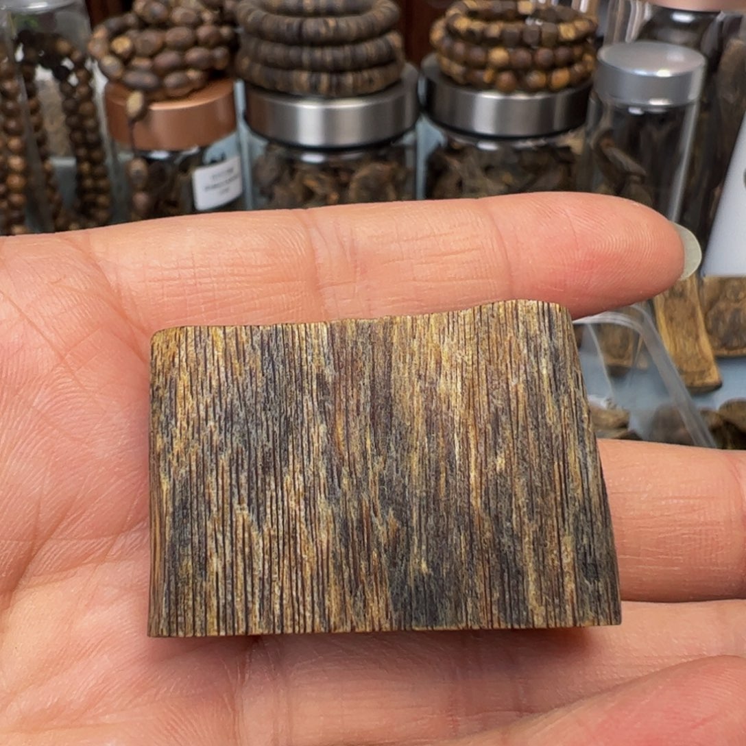 沉香木手把件奇楠沉香无事牌7克