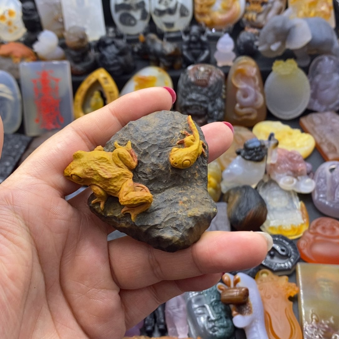 玛瑙/玉髓颈饰未镶嵌李*