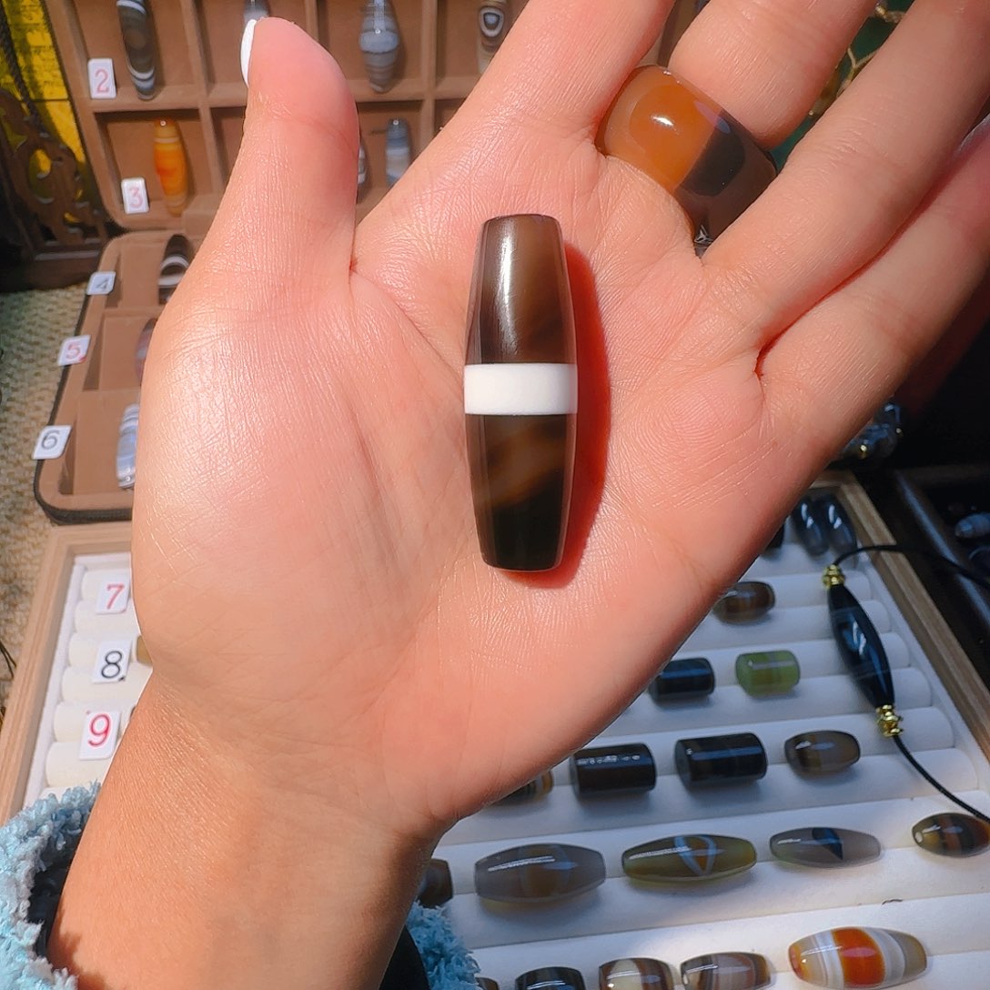 合金颈饰玛瑙/玉髓魏**吉