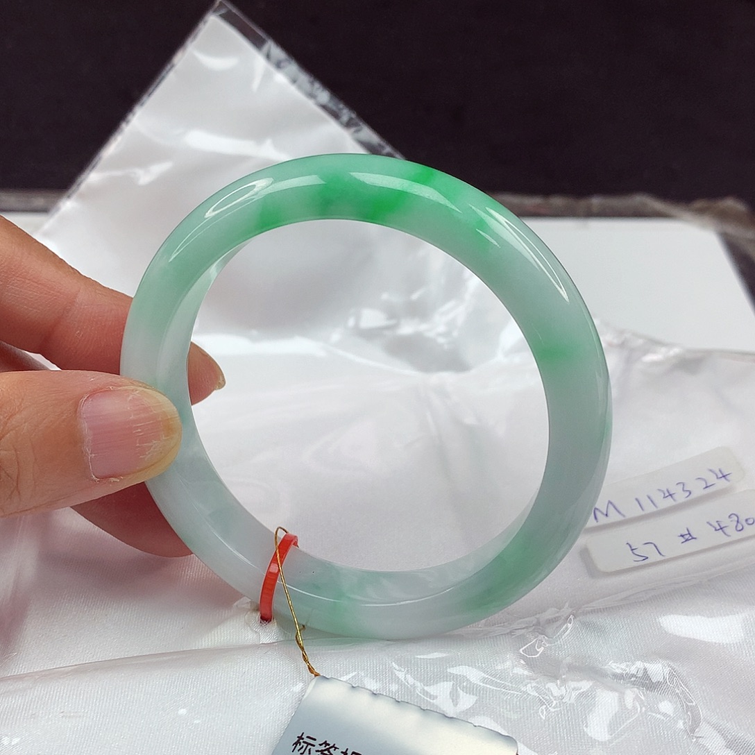 翡翠手镯未镶嵌57圈4324