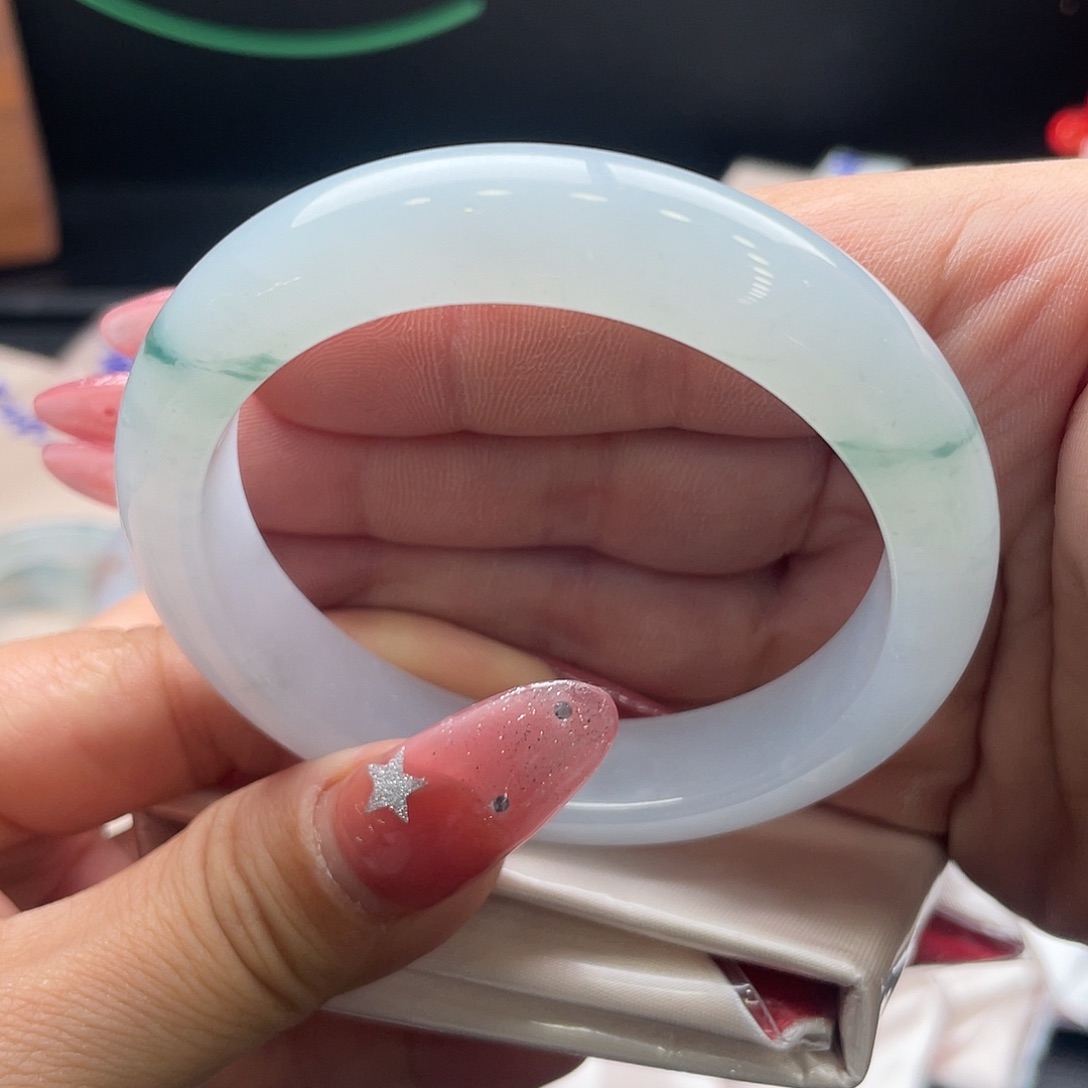 翡翠未镶嵌手镯56正圈