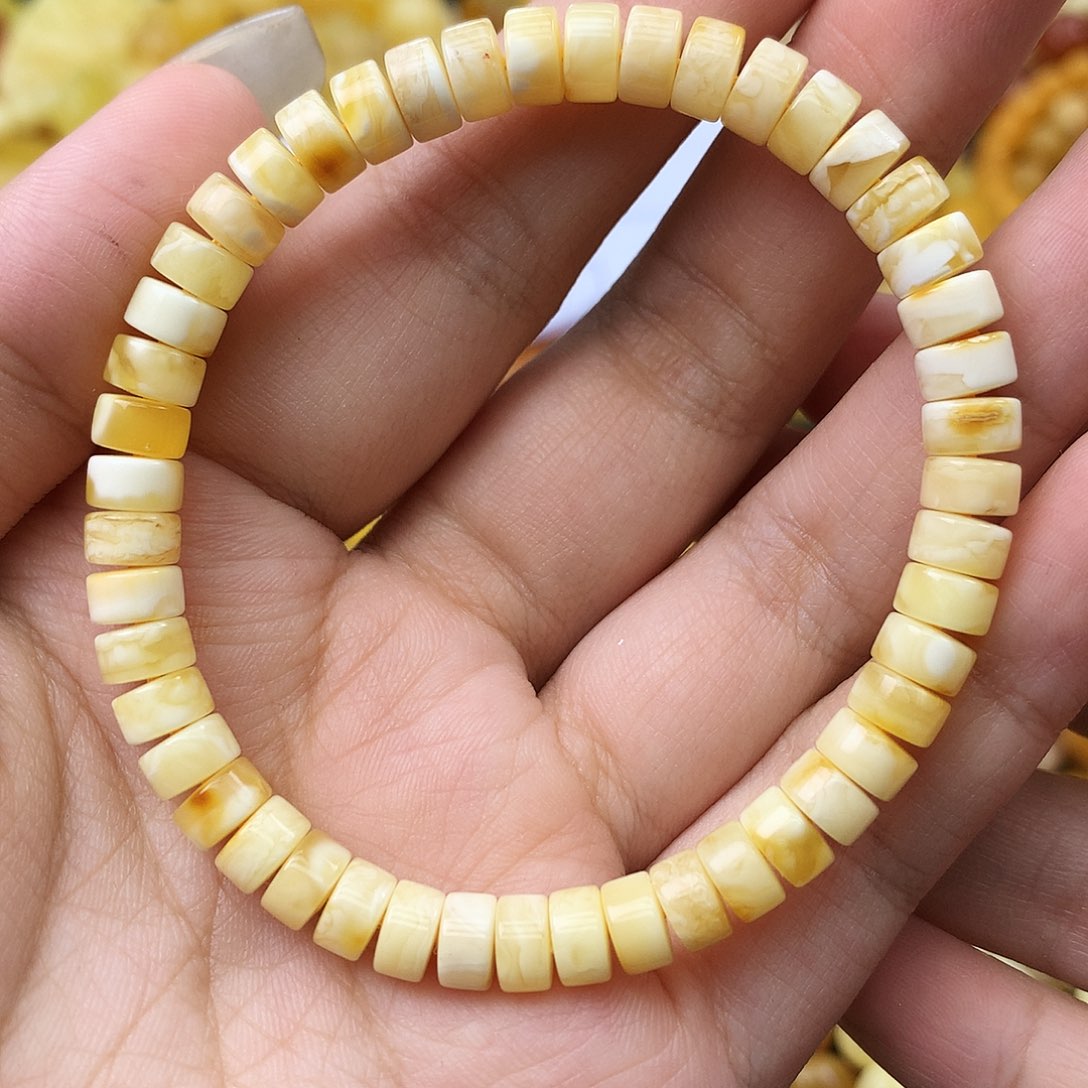 未镶嵌琥珀珠宝奇石