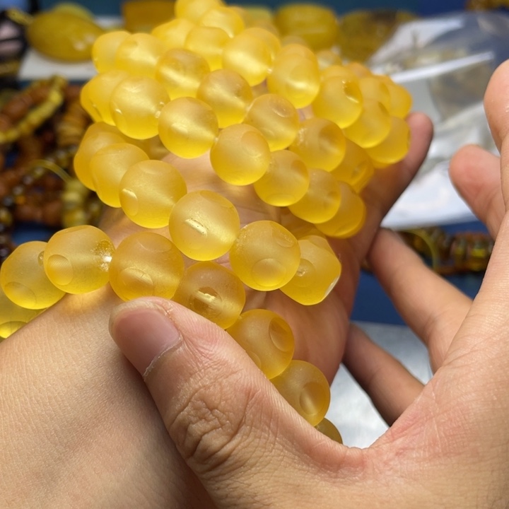 未镶嵌琥珀珠宝奇石