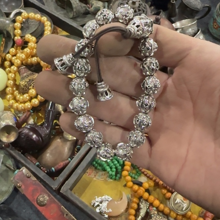 青花瓷器小盖子放漏