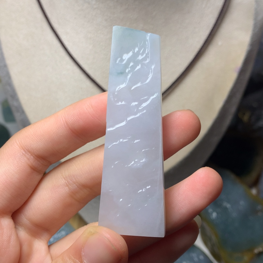 翡翠颈饰未镶嵌吊坠