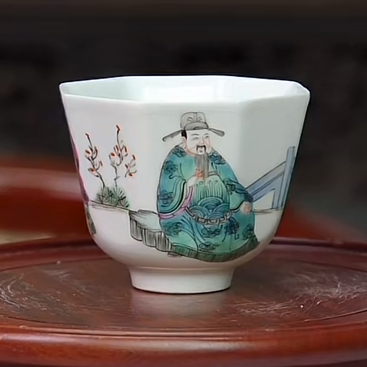 粉彩人物八方杯   高5.8公分 口径7公分 全品  