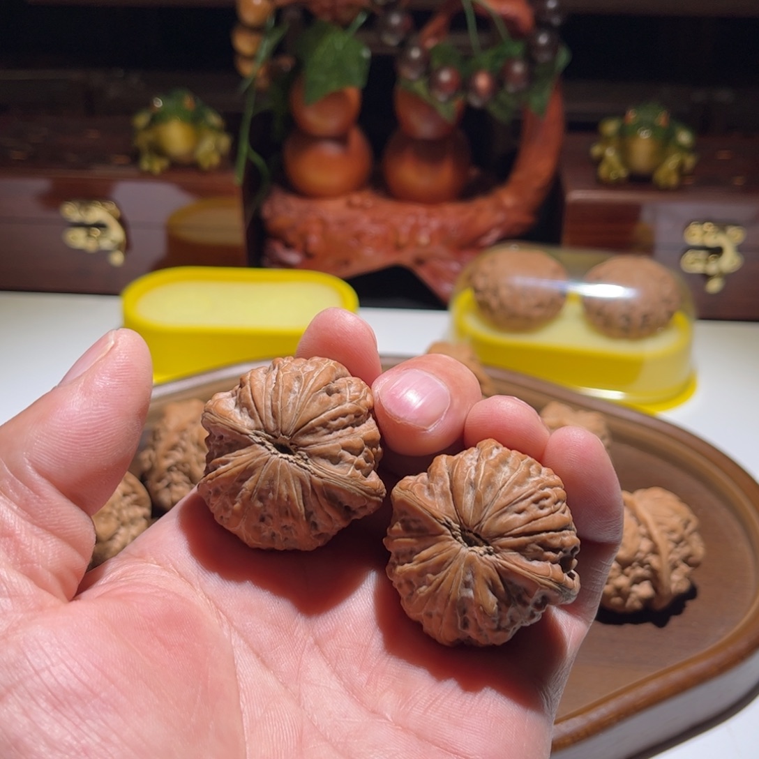 ****文玩核桃吊坠昌平娃直播中欢迎观看