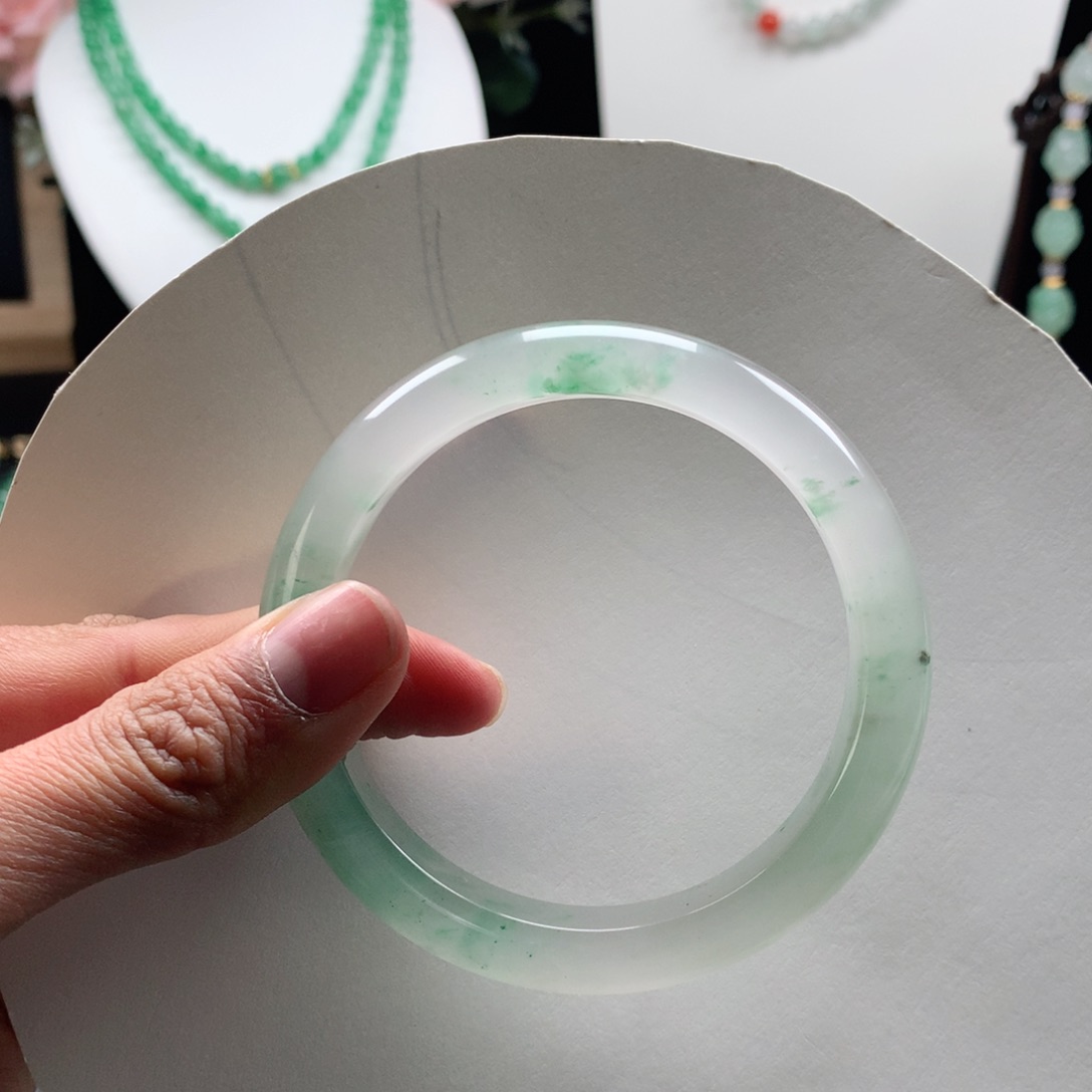 石英质玉手镯未镶嵌开*