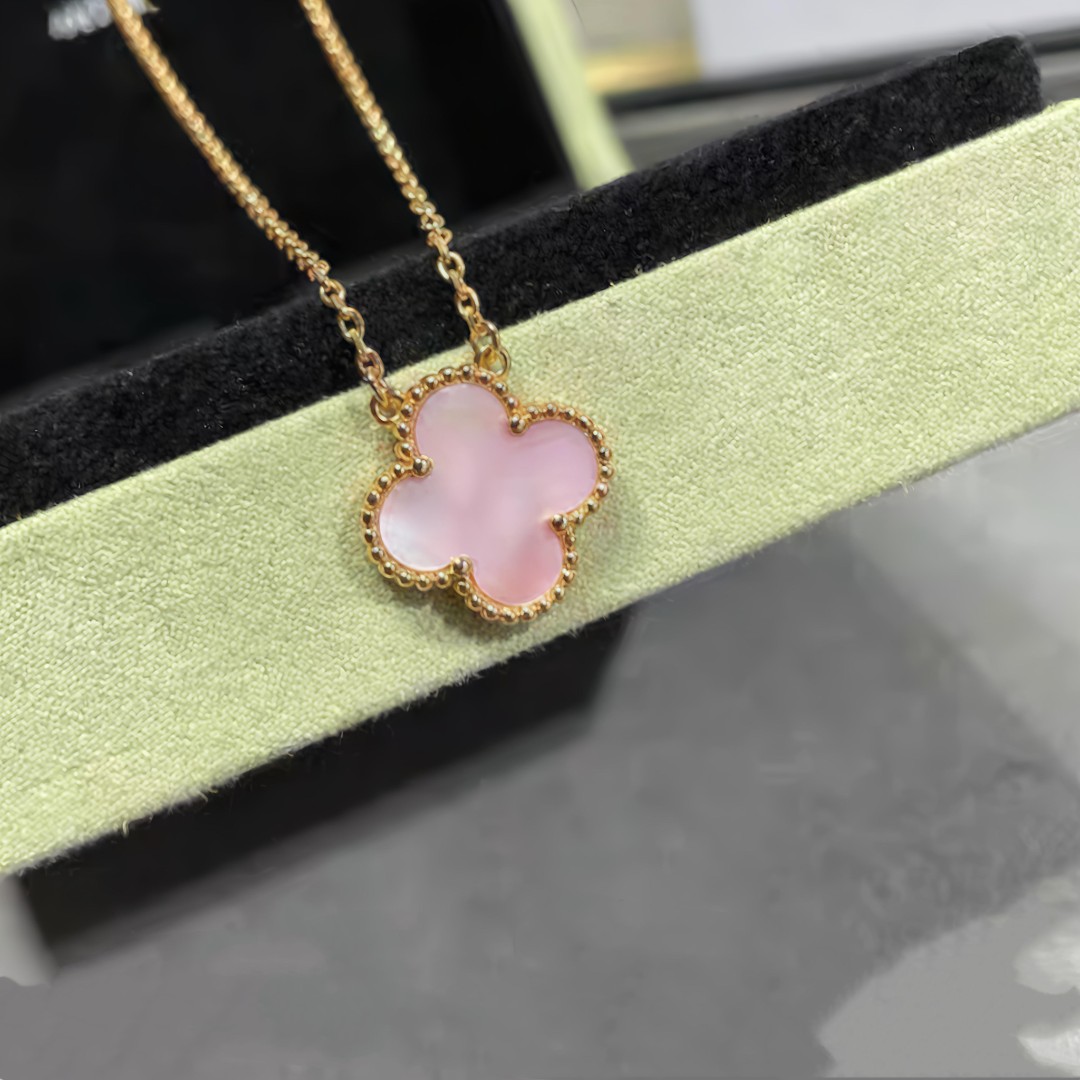 粉小号四叶草项链设计轻奢气质 8229