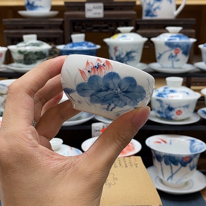 紫***来手绘荷花主人杯65cc釉下彩微瑕福利款