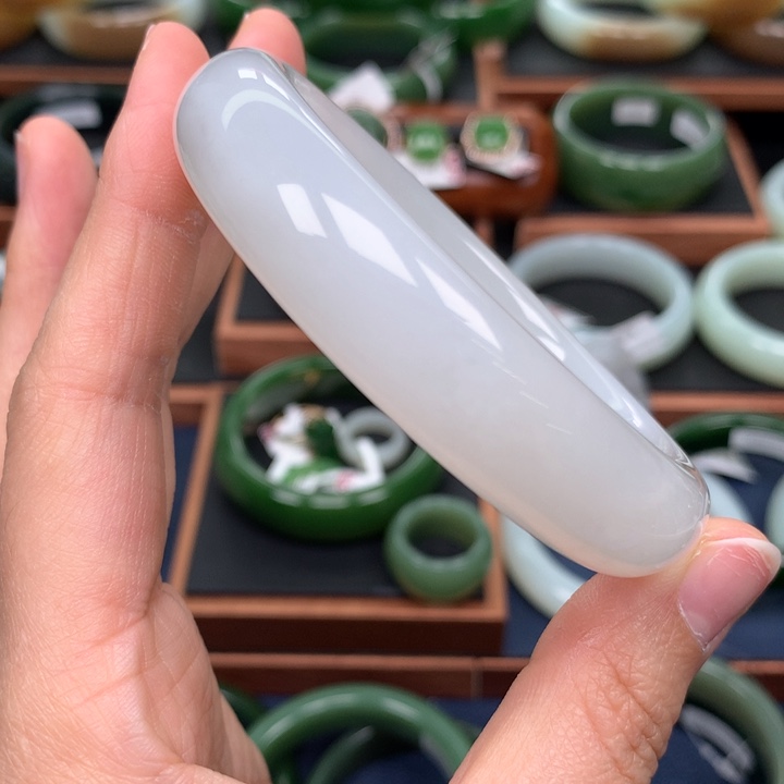 和田玉手镯5859圈口未镶嵌