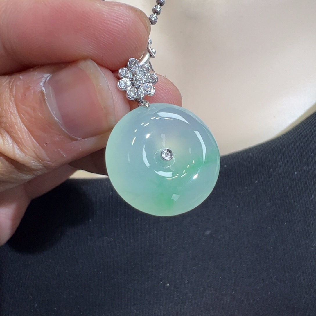 翡翠吊坠(不含链)18K金镶嵌