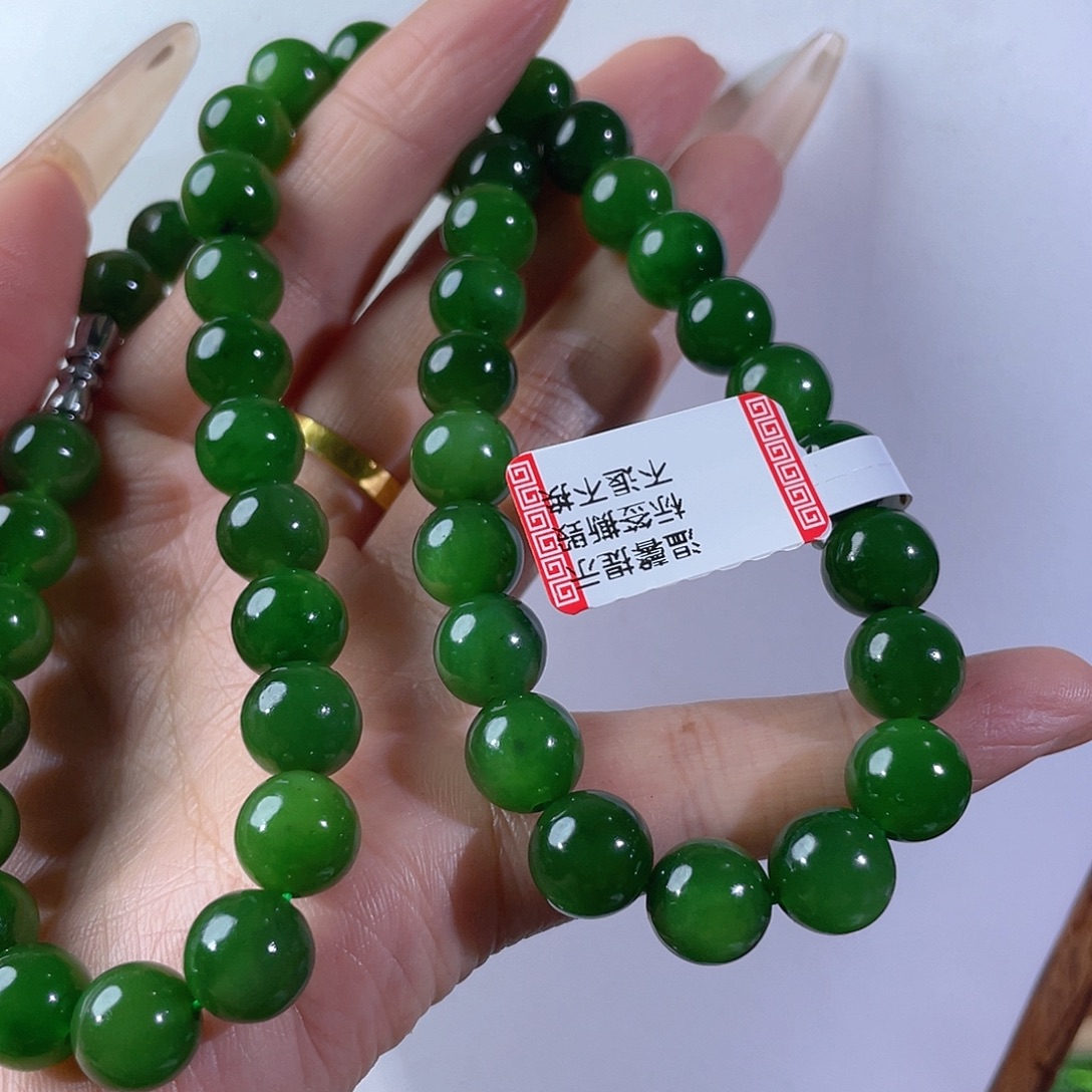 爱***猫和田玉未镶嵌颈饰10