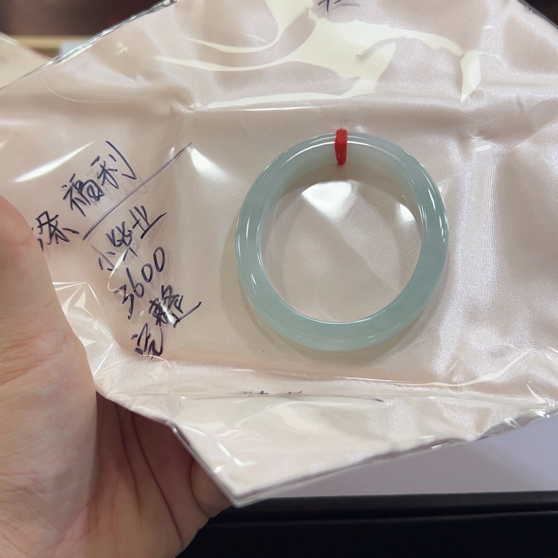 翡翠未镶嵌手镯手镯