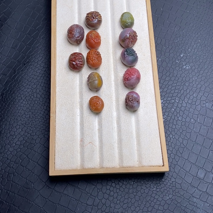 玛瑙/玉髓手串未镶嵌真**味