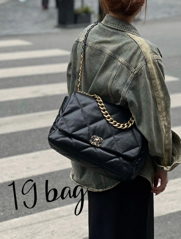 95新 Chanel/香奈儿 黑金19bag maxi斜跨包 底长36 30开带卡票